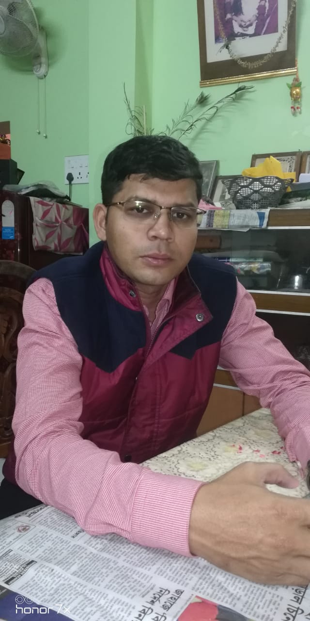 LIC agent Manoj Karmakar in Purba Putiary